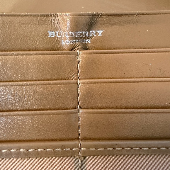 Burberry Candy Check Foldover Long Wallet (A229) - Picture 12 of 16